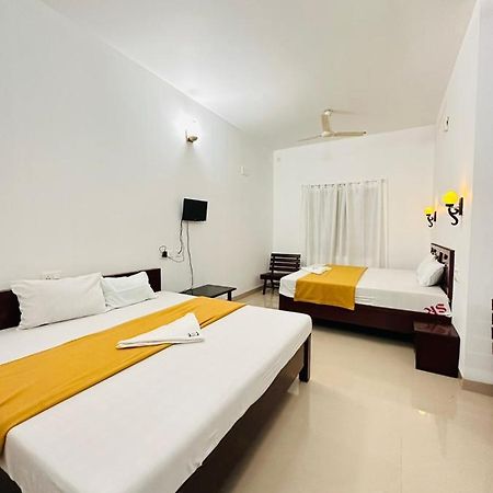 Pkn Homestay Kumily Thekkady Exterior photo